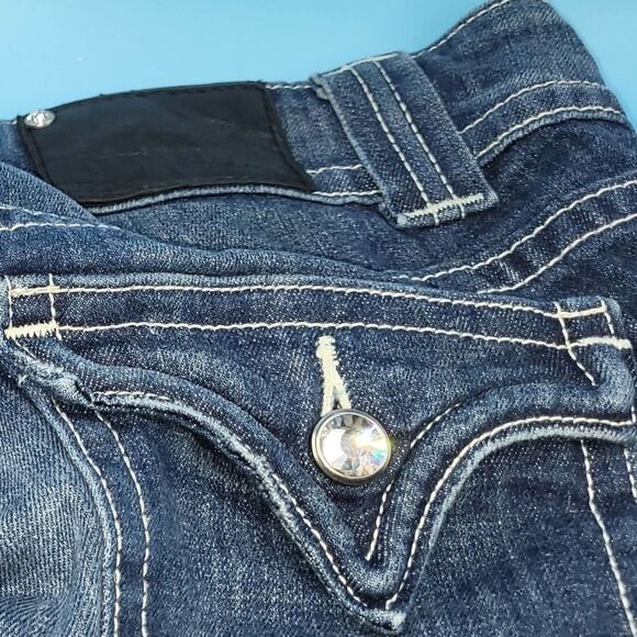 🔥Maurices Vigoss Rhinestone studded dark distressed jeans capri pants - Picture 8 of 11